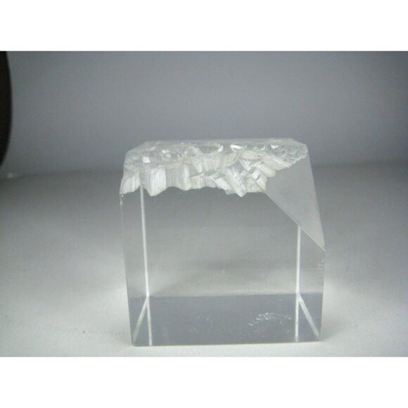 Vintage Cube Lighthouse Dekel Vintage 1978 Clear Acrylic Sculpture Paperweight - Picture 3 of 16
